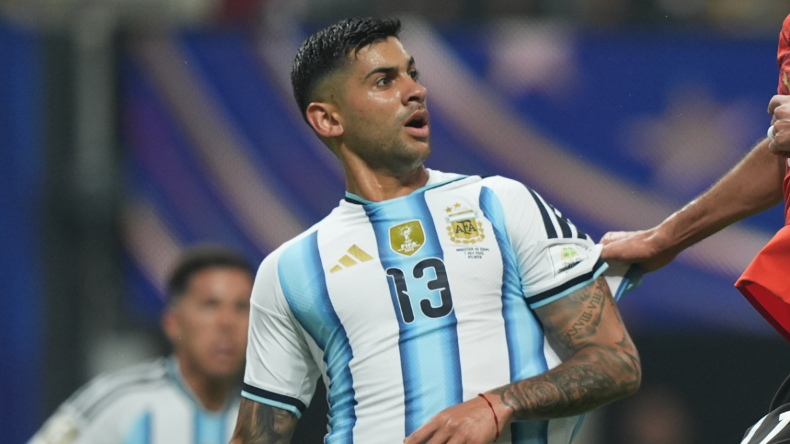 Neville reaccionó a réplica y destrozó a 