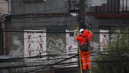 CGE compensará a clientes afectados por cortes de luz producto del sistema frontal