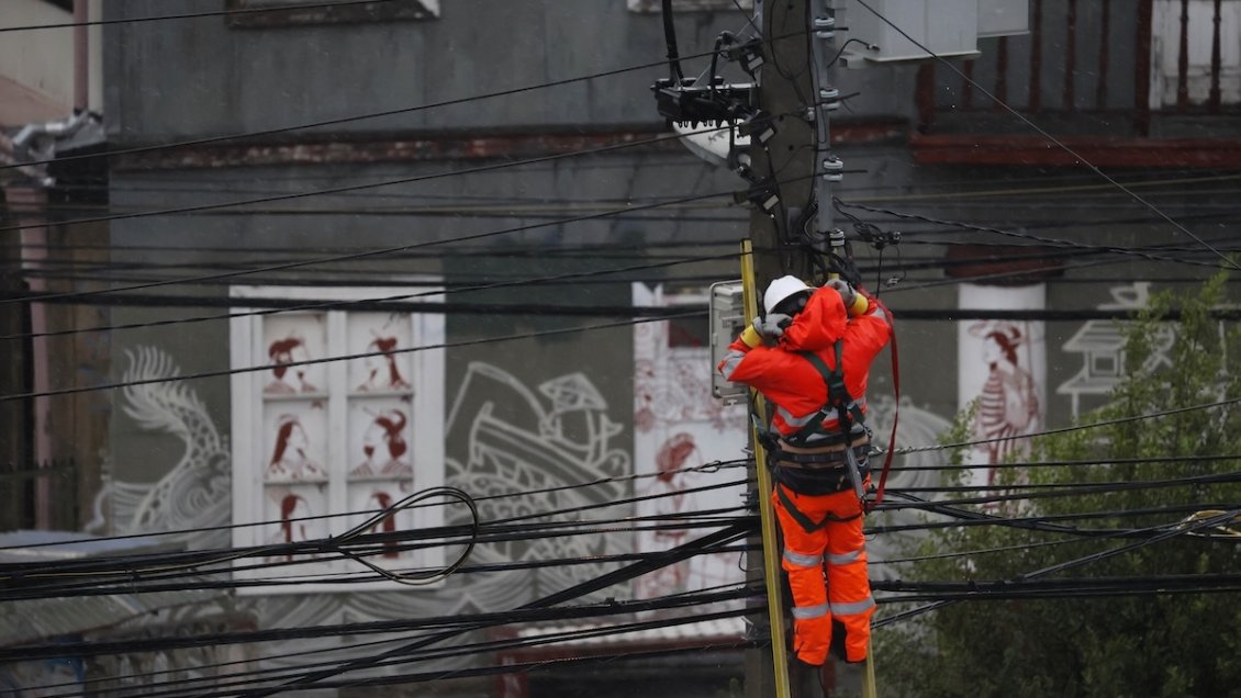 CGE compensará a clientes afectados por cortes de luz producto del sistema frontal
