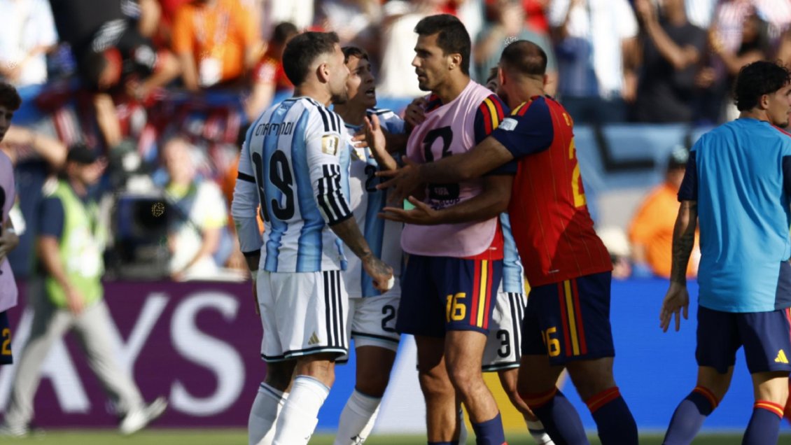 Otamendi le negó el saludo a Rodri después de la final: 