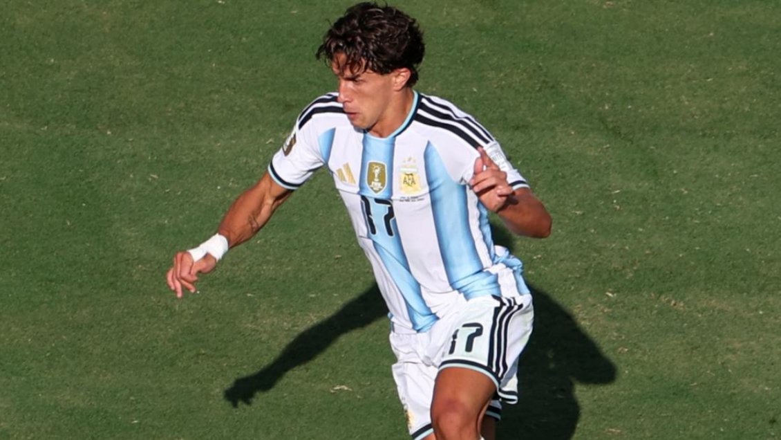 Giuliano Simeone perdió la marca de Ferran Torres por arreglar sus medias en gol decisivo
