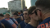 [VIDEO] Yeremy Pino y Unai Simón se besaron durante los festejos de España