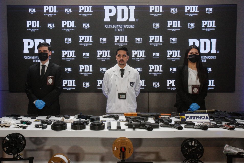 PDI detuvo a 58 personas por red que fabricaba y vendía armas mediante plataformas encriptadas