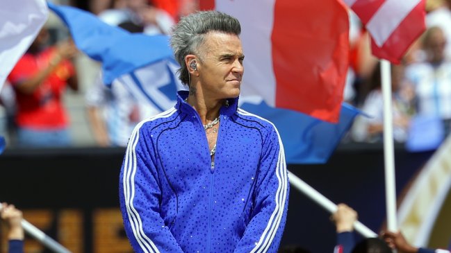 Robbie Williams clarifies drug use rumors after World Cup final show