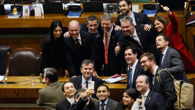 Chilean Congress Approves Major Economic Reform, Municipal Dispute Delays Full Passage