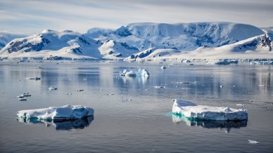 Científicos investigan por primera vez la contaminación lumínica en la Antártica