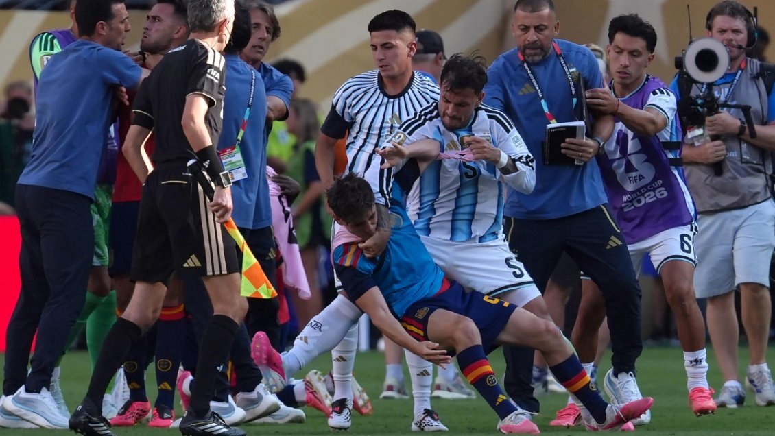 FIFA descartó sanción disciplinaria contra Leandro Paredes tras final del Mundial