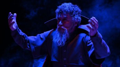 Con aplaudida relectura contemporánea: "Hamlet-Multitud" llega a Matucana 100