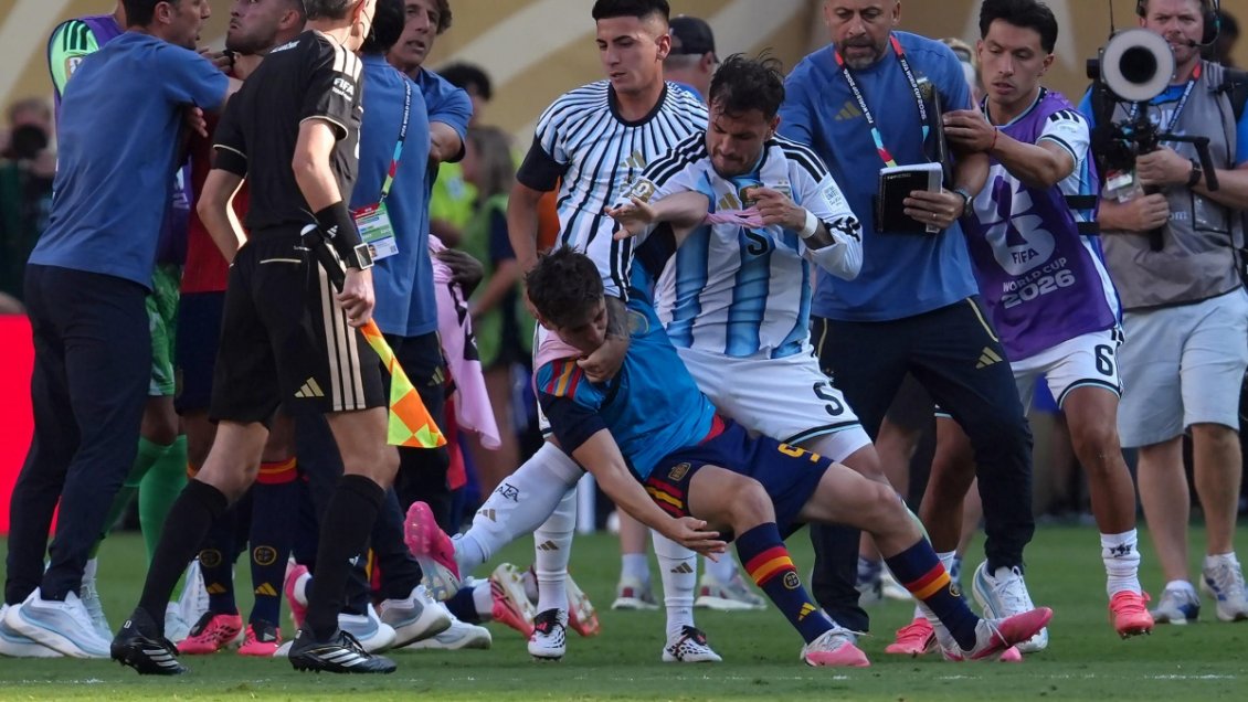 Gavi aseguró que no debe haber suspensiones para argentinos tras incidentes de la final