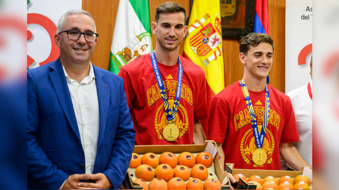 Fabián Ruiz y Gavi fueron premiados con tomates en su pueblo natal por ganar el Mundial