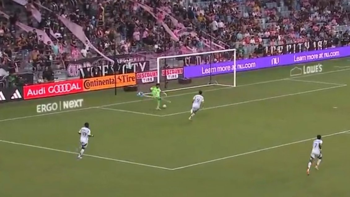 [VIDEO] Arquero de Inter Miami provocó un autogol tras un tremendo blooper ante Chicago Fire