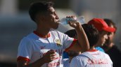 Roberto Tobar adelantó que pausa de hidratación en el fútbol chileno será solo por calor extremo