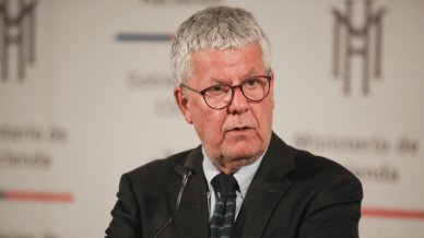 Eyzaguirre revela que vivió situación de inviabilidad fetal y acusa: Proyecto de "latidos" es "obra de fanáticos"