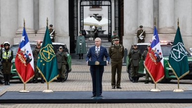 Gobierno busca incrementar sueldos y bonificaciones para Carabineros
