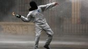 Dos detenidos y clases suspendidas dejó un ataque con bombas molotov en el Instituto Nacional