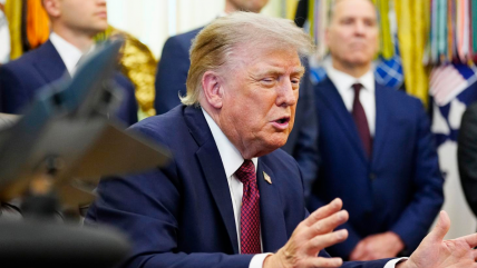 Donald Trump tildó a LeBron James de "racista" en comparación con Michael Jordan