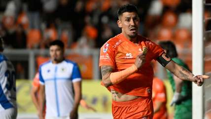  Cobreloa cumplió con sus deberes ante Santa Cruz y recuperó la cima del Ascenso 