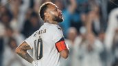 Neymar anotó un doblete en su regreso a las canchas tras el Mundial y tuvo polémico festejo