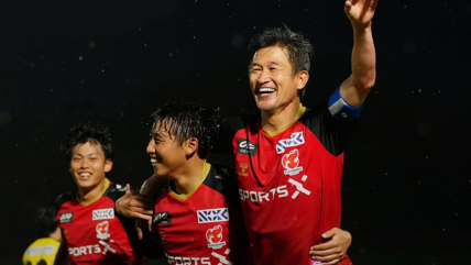   [VIDEO] El veterano Kazuyoshi Miura volvió al gol a sus 59 años en Japón 