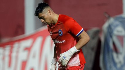   [VIDEO] Brayan Cortés hizo felices a pequeños hinchas de Argentinos firmando autógrafos 