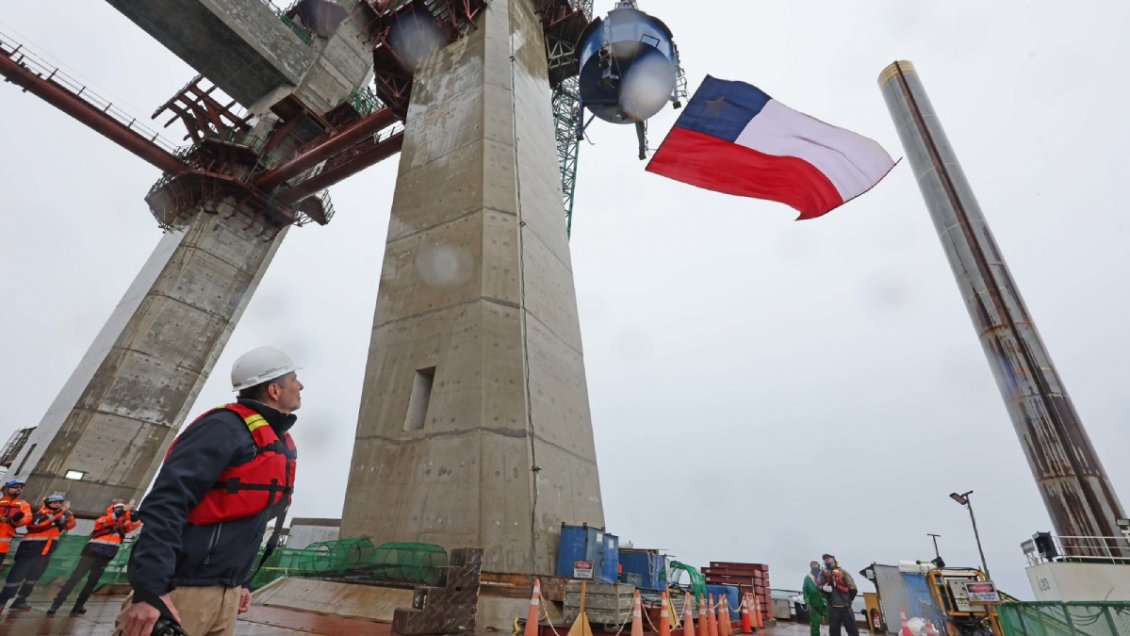 Puente Chacao alcanzó 66% de avance: MOP culminó construcción de sus tres megatorres