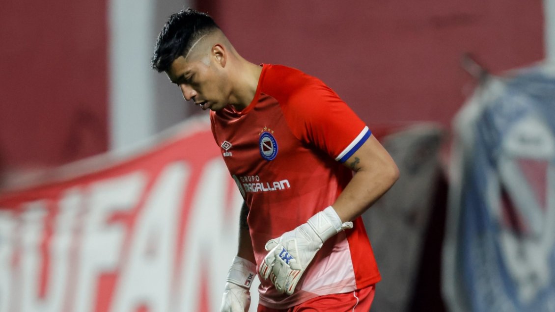 Brayan Cortés entregó otra portería en blanco y Argentinos se afianzó con campaña perfecta