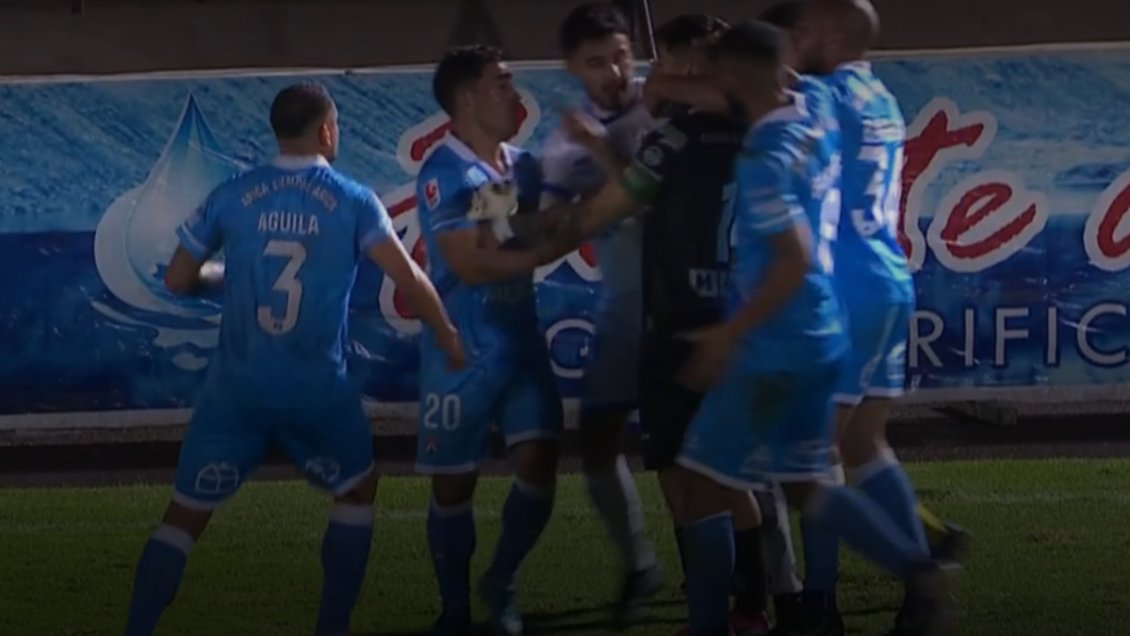 Cabezazo, puñetazos y patadas: El duro informe del clásico San Marcos-Iquique