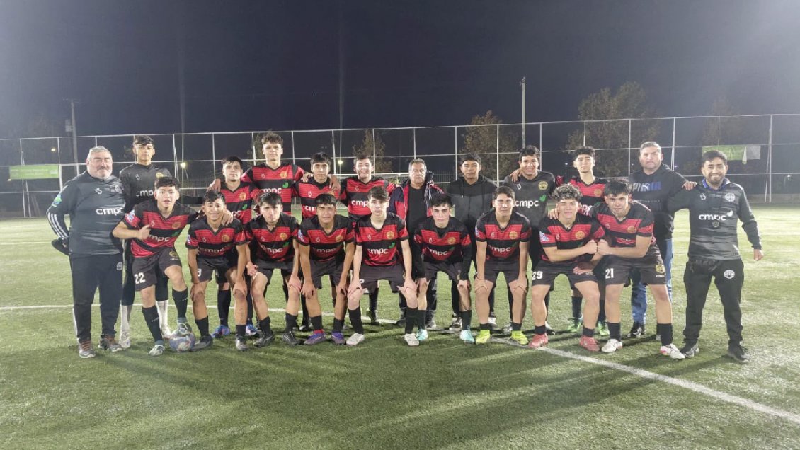 Bajos de Mena representará a Chile en torneo de fútbol sub 20 en Argentina