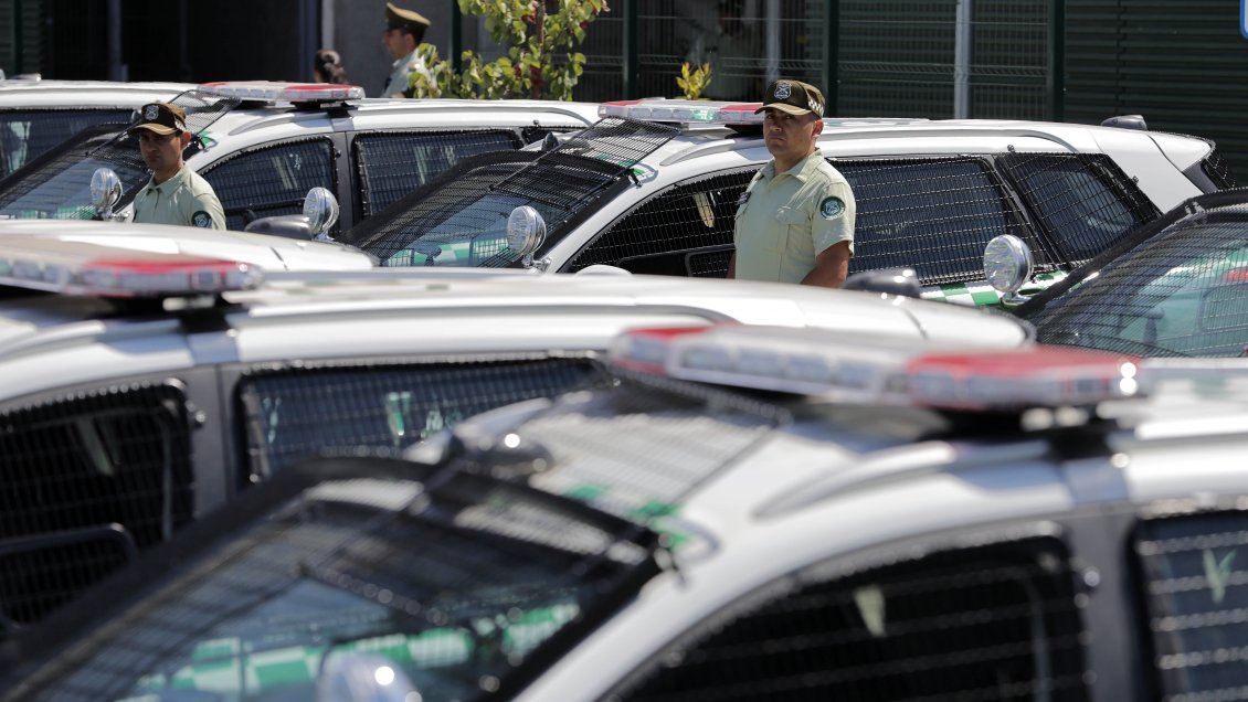 Taxista irregular fue detenido en aeropuerto: Tenía mecanismo para ocultar patente