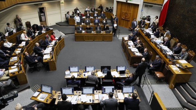 Senate Holds Final Vote on Mega-Reform Amidst Compensation Debate