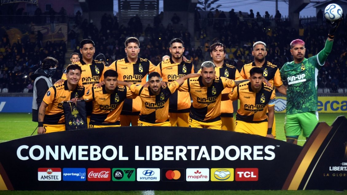 Rival de Coquimbo en Copa Libertadores se quedó sin DT a una semana de crucial duelo