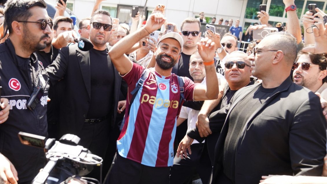 ¿Se sumará Osorio? Mohamed Salah llegó a Turquía para fichar por Trabzonspor
