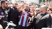 ¿Se sumará Osorio? Mohamed Salah llegó a Turquía para fichar por Trabzonspor