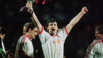   El drama que azota al exfutbolista Mark Hughes: Su hijo falleció de muerte súbita 