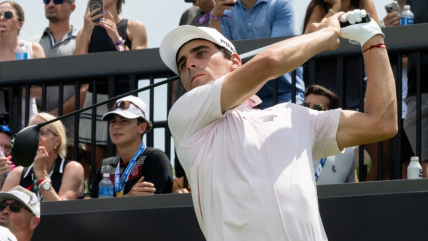   Joaquín Niemann arrancó como único puntero en el LIV Golf de Nueva York 