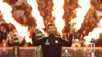   Exestrella de la NFL celebró la presentación de Vozinha en Colo Colo 