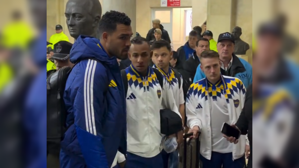 [VIDEO] ¿El bus de Boca Juniors olvidó jugadores en el estadio de Huracán?