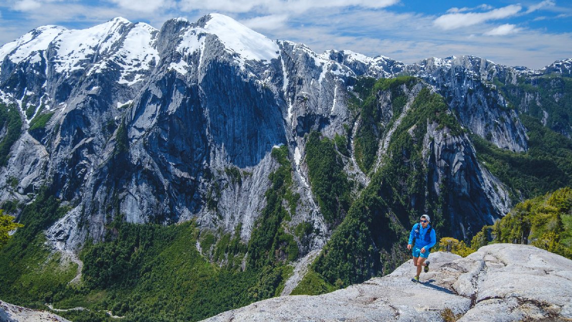 Deportistas corrieron por el Fundo Puchegüín en el Día Nacional del Huemul