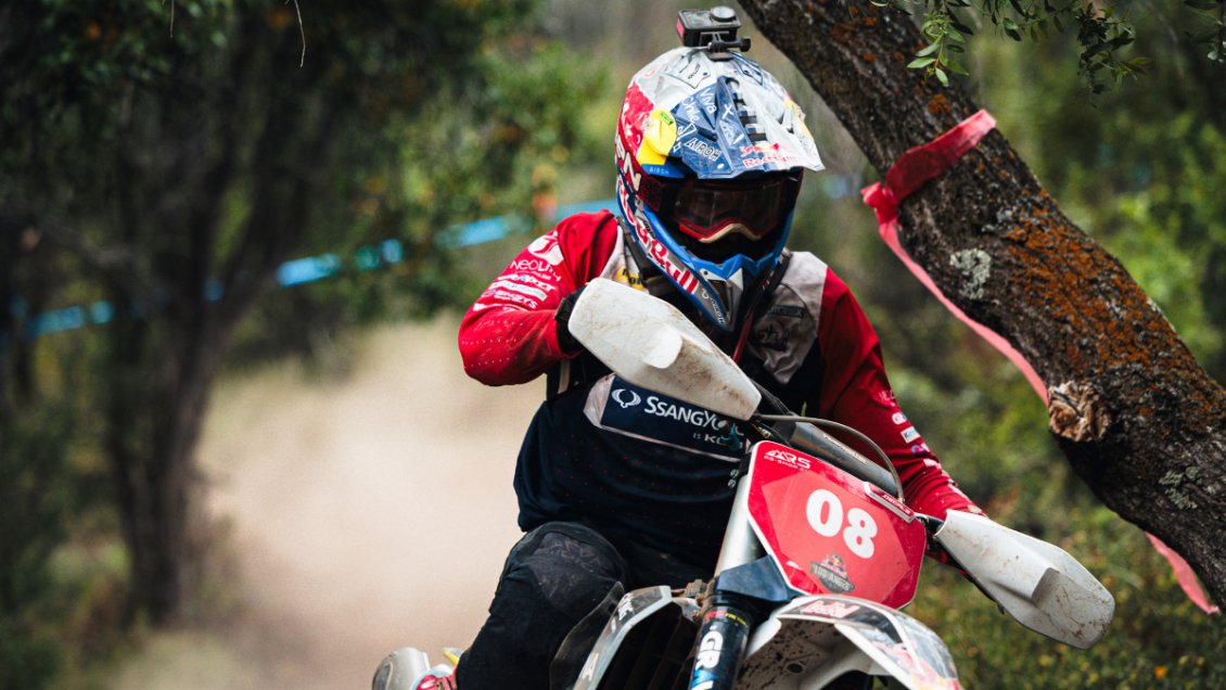 Benjamín Herrera competirá lesionado para defender liderato invicto del Nacional de Enduro