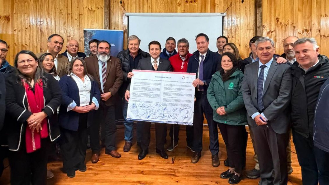 Ante aranceles de EE.UU, autoridades e industria salmonera rechazan el trabajo forzoso