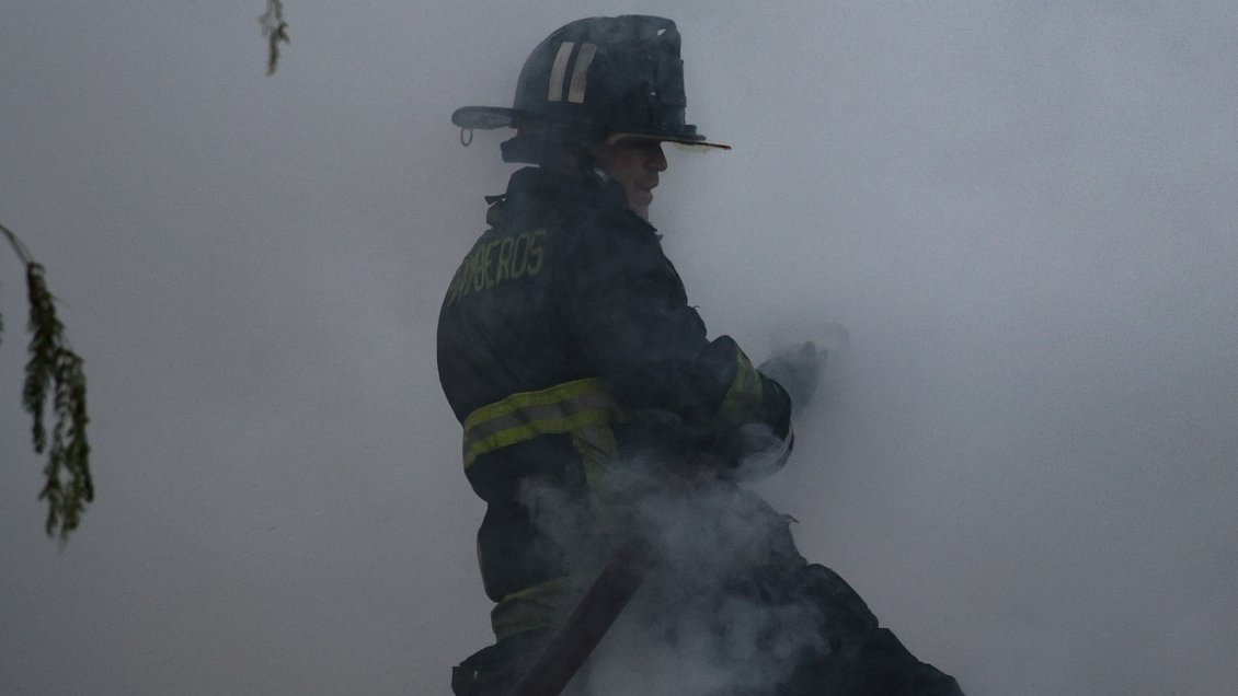 Incendio en domicilio provocó la muerte de dos adultos mayores en Recoleta