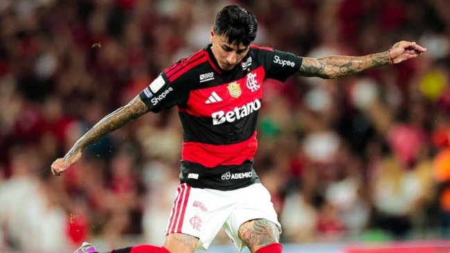 [VIDEO] 'Missile into the angle!' Erick Pulgar shines with spectacular goal for Flamengo against Vitória