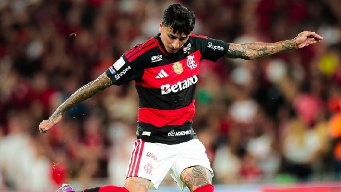 [VIDEO] ¡Misil al ángulo! Erick Pulgar se lució con espectacular golazo para Flamengo ante Vitoria