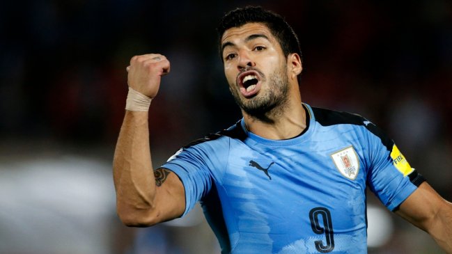Diego Forlán opens door for Luis Suárez's return to Uruguay squad