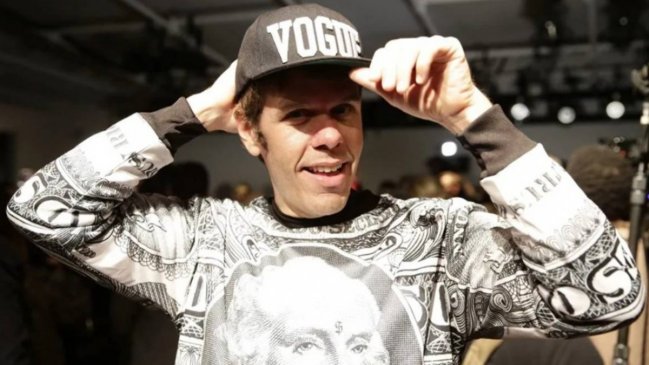 Perez Hilton in serious condition, requires surgery after live self-harm broadcast