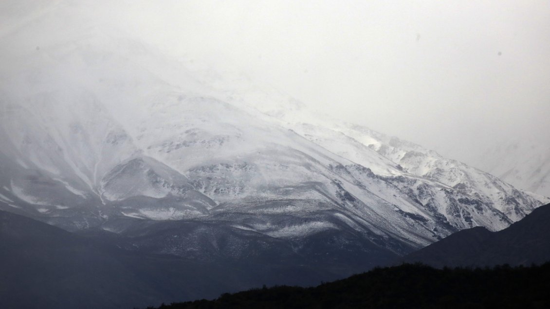 Más de 2.000 aislados y 600 camiones varados por nevadas en Lonquimay