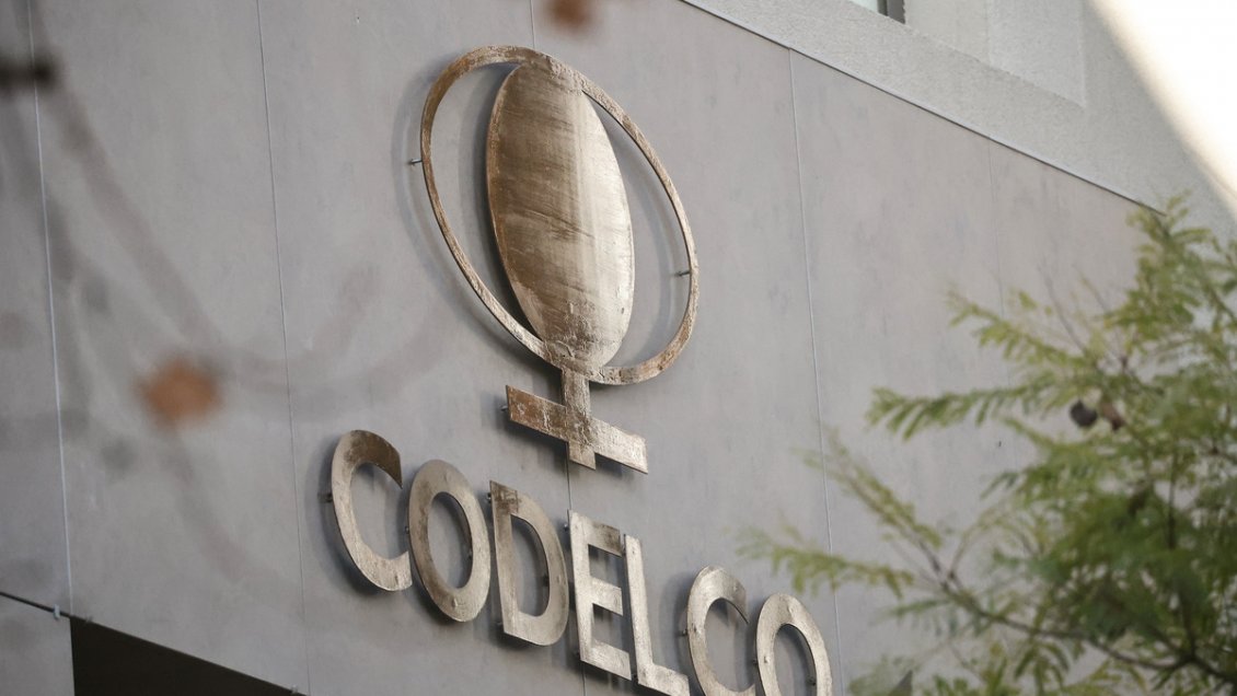 Gobierno autoriza a Codelco capitalizar el 100% de sus utilidades de 2025