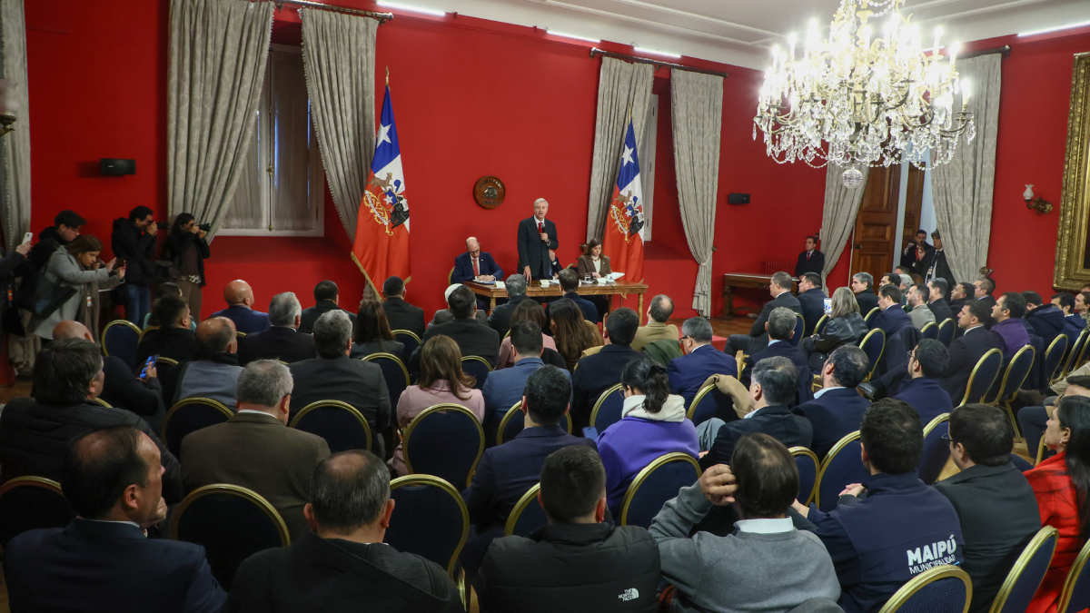 Photo: cooperativa.cl President José Antonio Kast Meets Mayors to Outline National Security Agenda