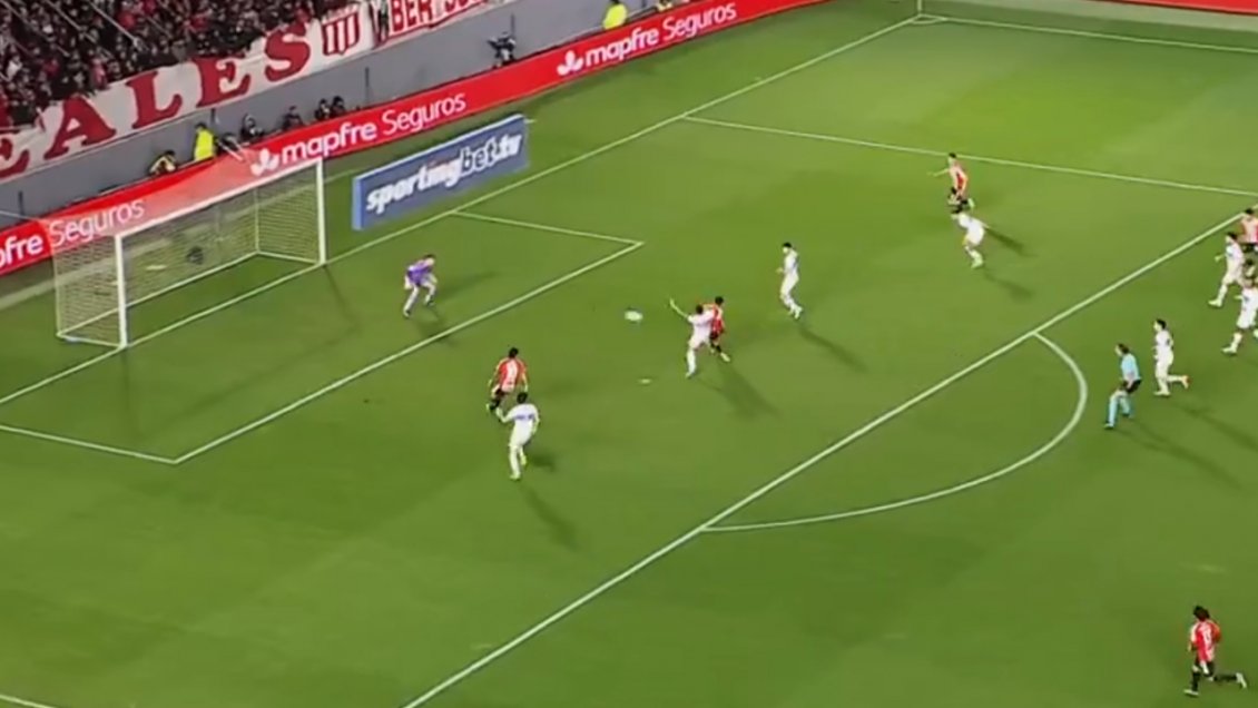 [VIDEO] Bustos superó la débil cobertura de Bernedo con tempranero gol de Estudiantes ante la UC