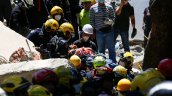 Rescate de una mujer en Cali un día después del terremoto enciende una luz de esperanza